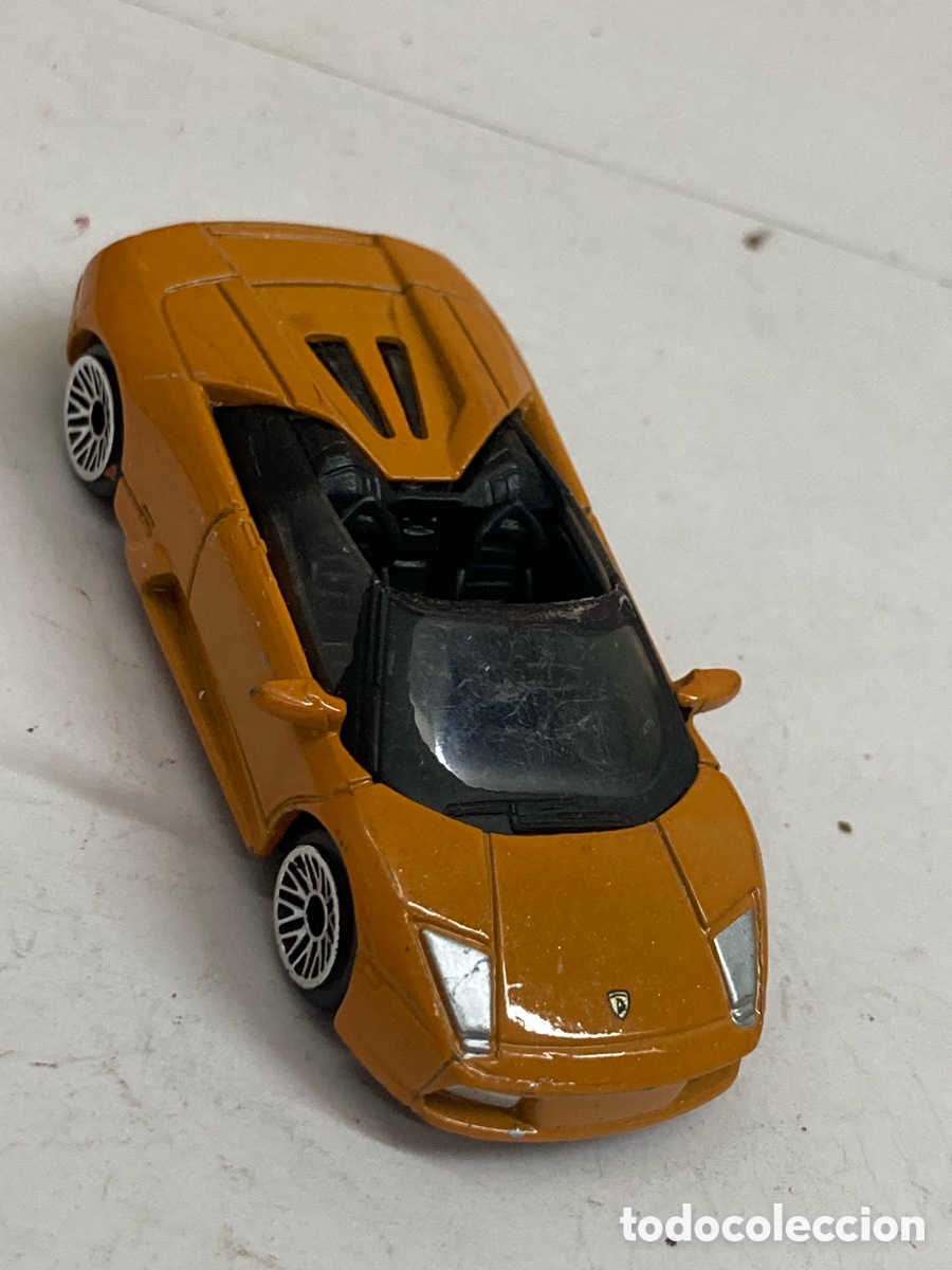 Coches a escala: Coche Lamborghini Murci&eacute;lago Roadster, frecuentemente fabricado por marcas como MotorMax