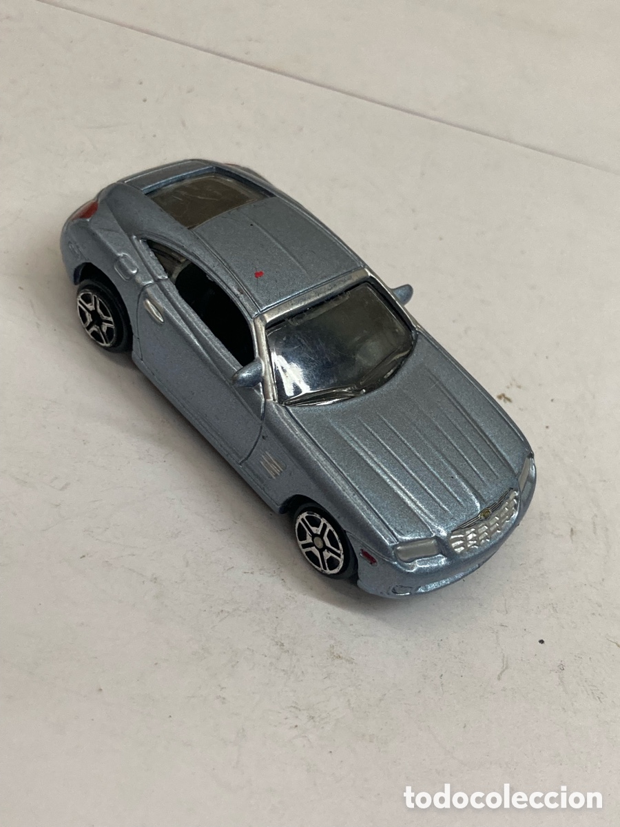 Coches a escala: coche de juguete a escala del Chrysler Crossfire, fabricado por Motor Max
