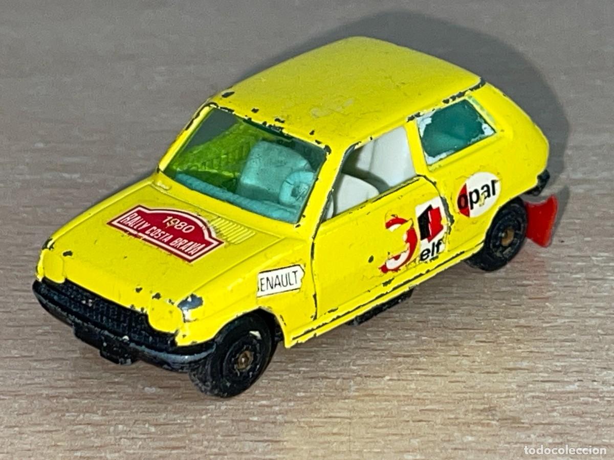 Coches a escala: Guisval coche Renault 5 Rally Costa Brava 1980 N&ordm; 51 1/64 Made in Spain a&ntilde;os 80 die-cast metal 1:64