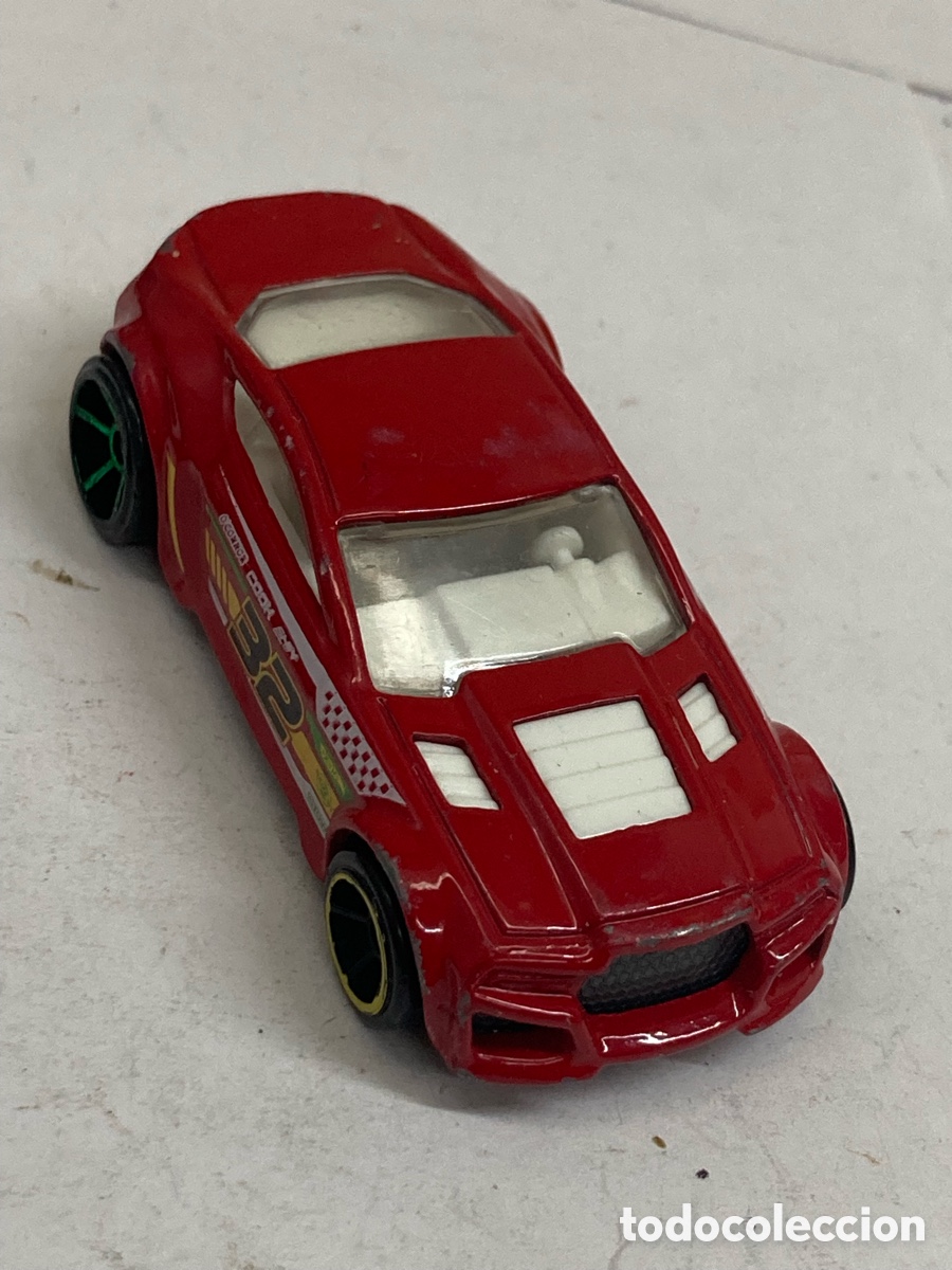 Coches a escala: Coche Hot Wheels Torque Twister de color rojo con el n&uacute;mero 32