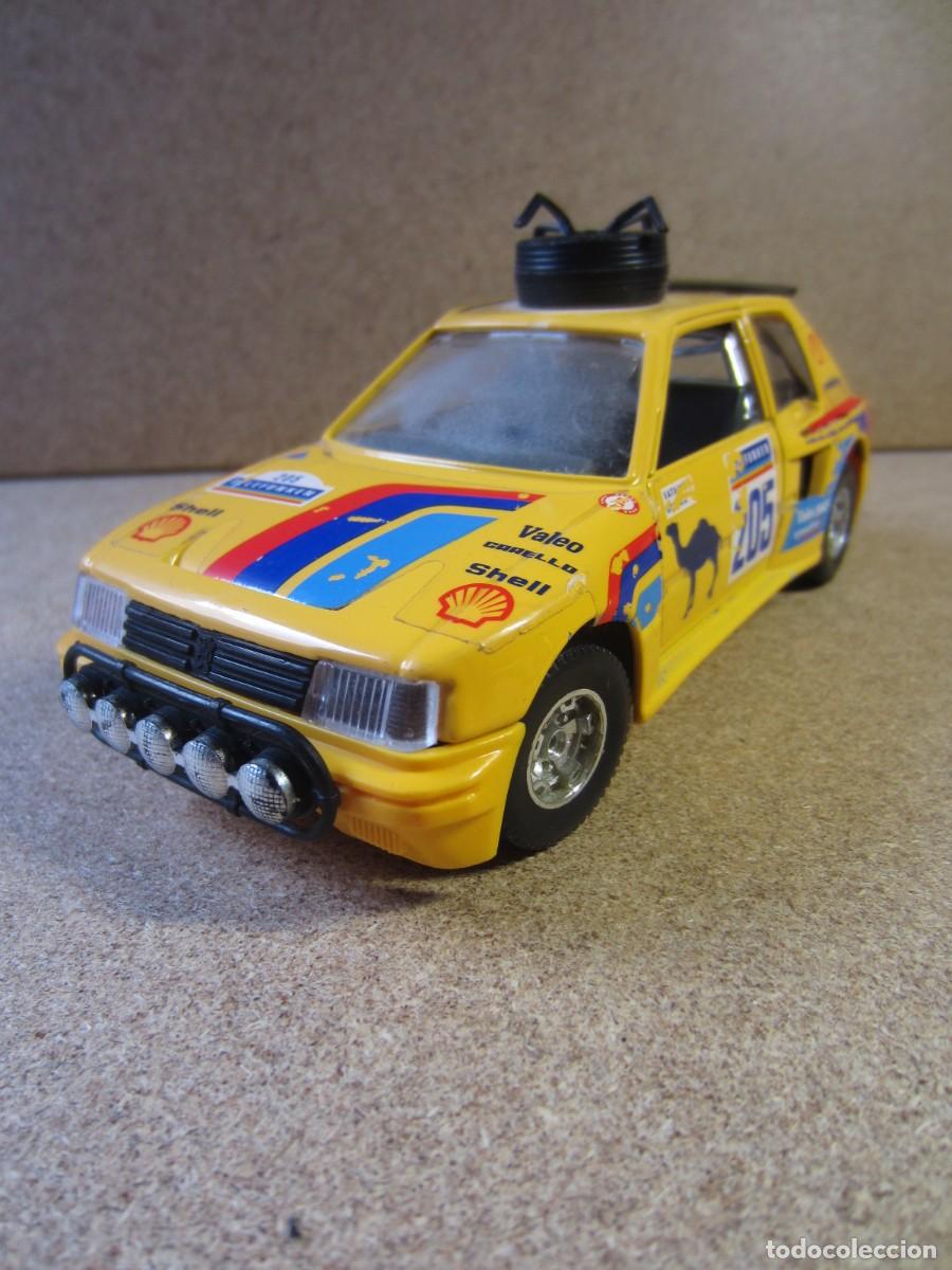 Coches a escala: Peugeot 205 Turbo 16 Rally Par&iacute;s-Dakar (Bburago)
