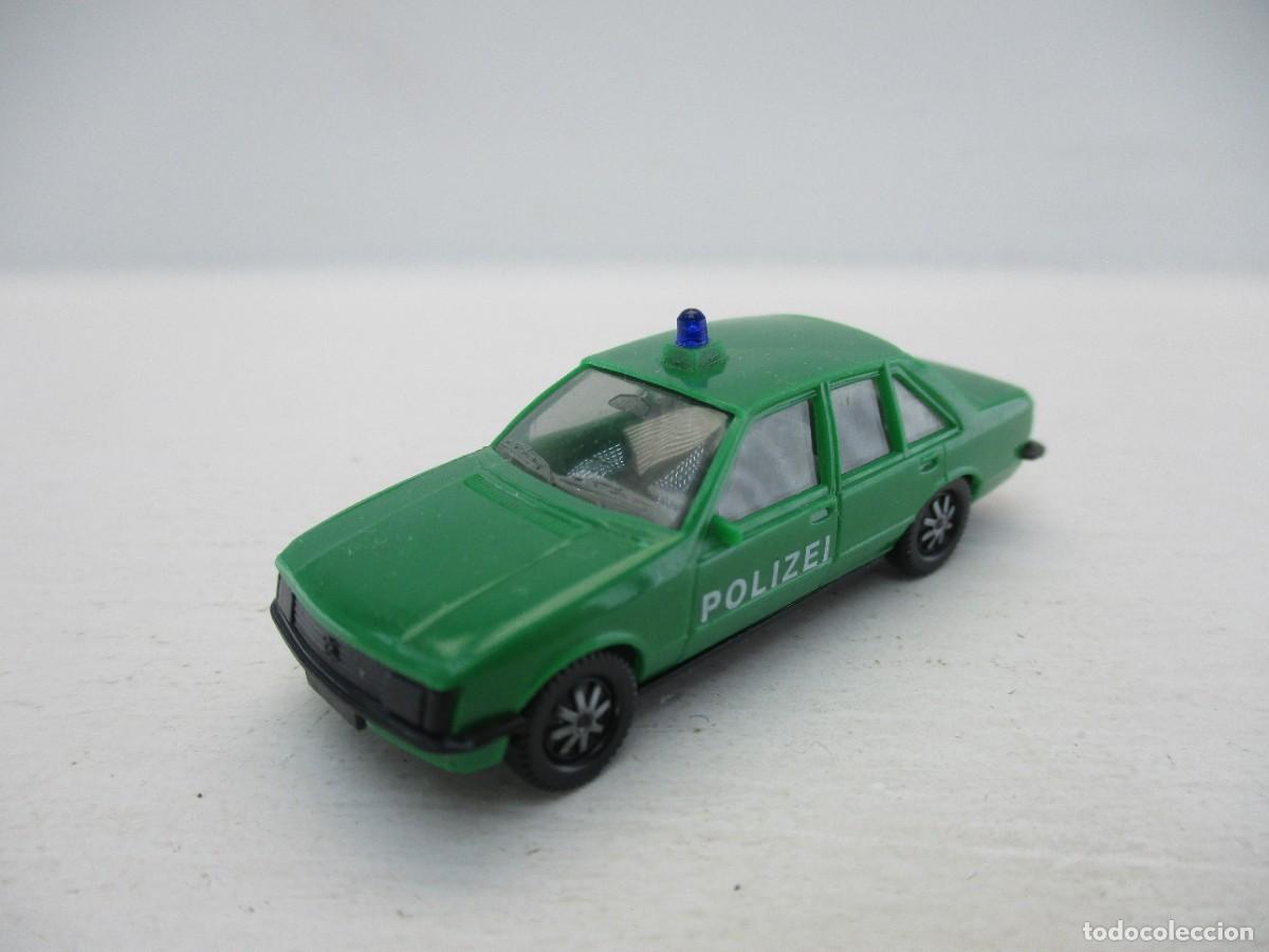 Coches a escala: COCHE ESCALA 1:87 REF DM