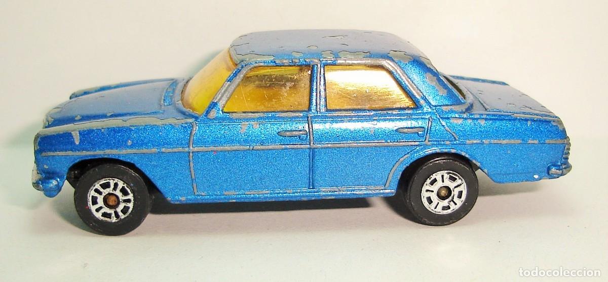 Coches a escala: MERCEDES BENZ 240 D CORGI JUNIORS ESCALA 1:64 LOTE 346