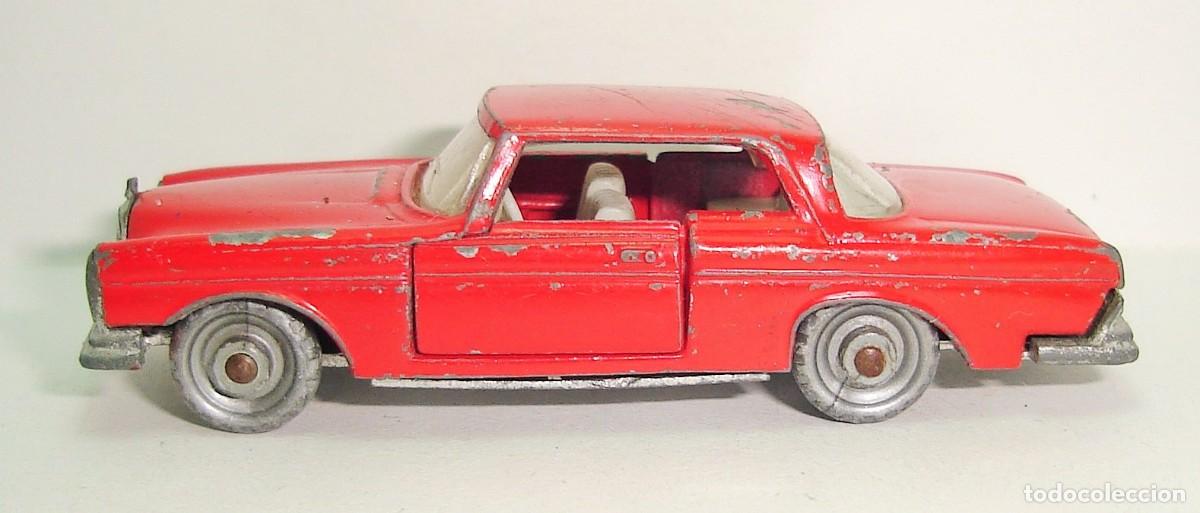 Coches a escala: MERCEDES BENZ 220 SE BEST BOX ESCALA 1:64 LOTE 350