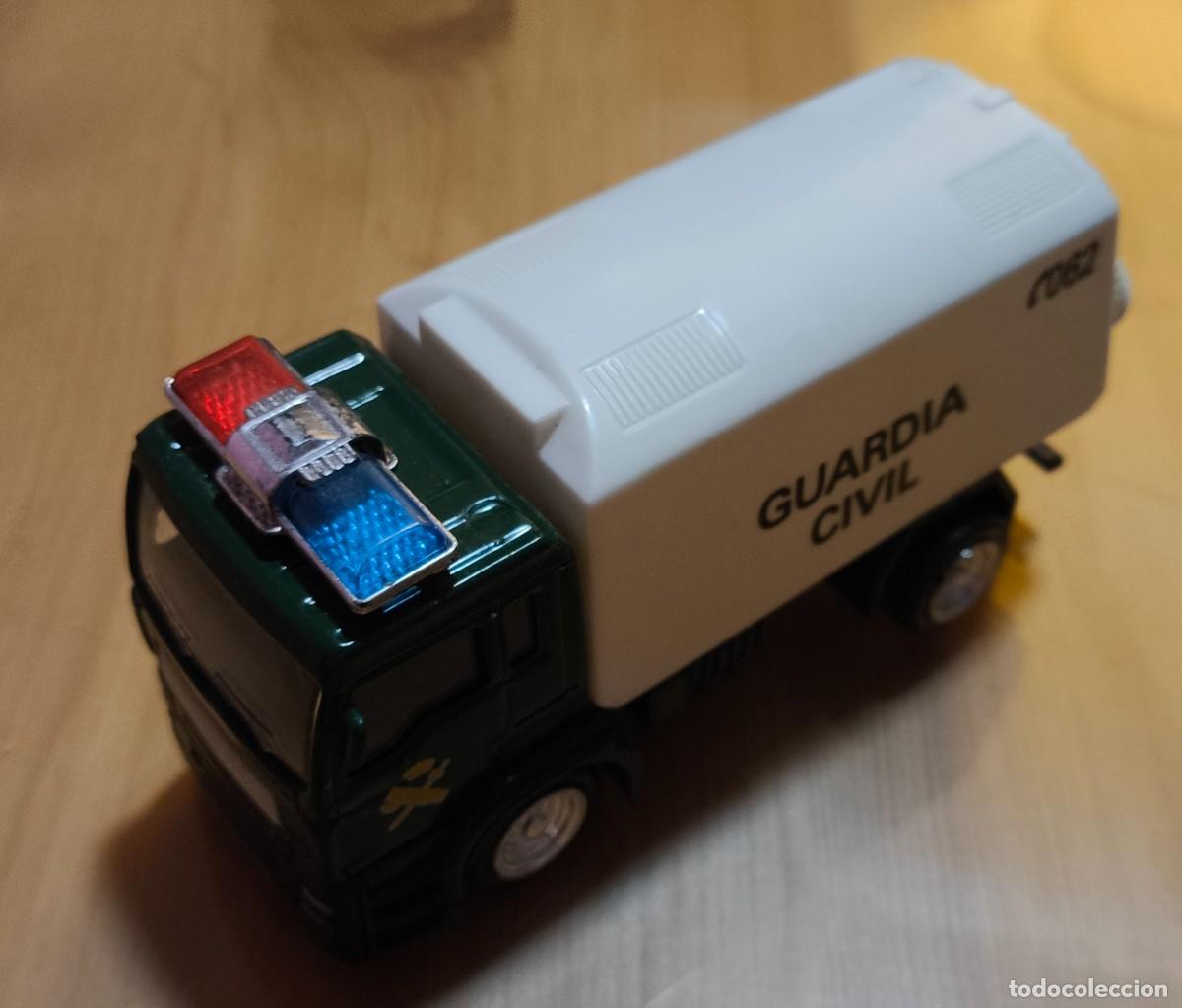 Coches a escala: COCHE CAMION CISTERNA GUARDIA CIVIL , MARCA ATOSA