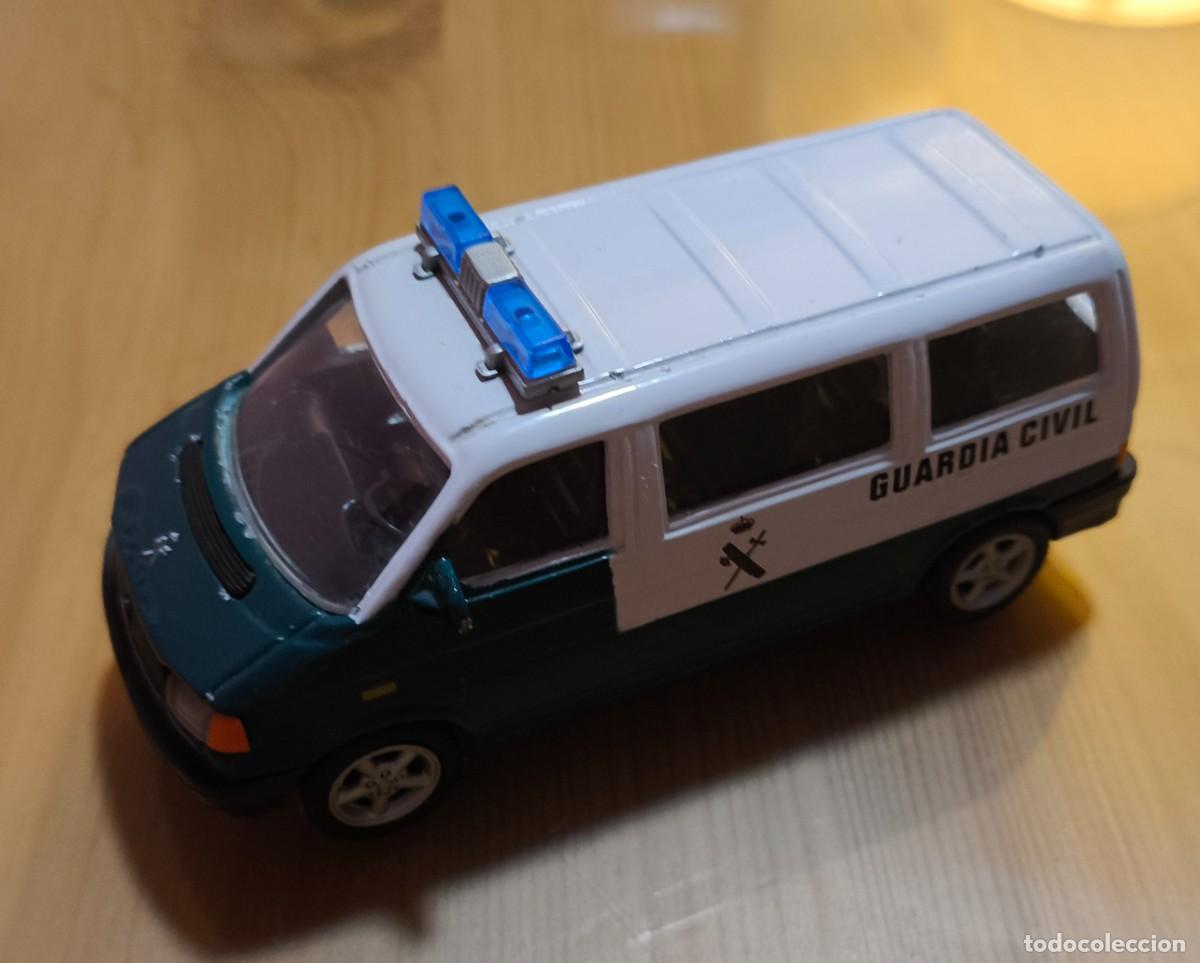Coches a escala: COCHE FURGONETA GUARDIA CIVIL , WOLKSWAGEN , MARCA HONGWELL