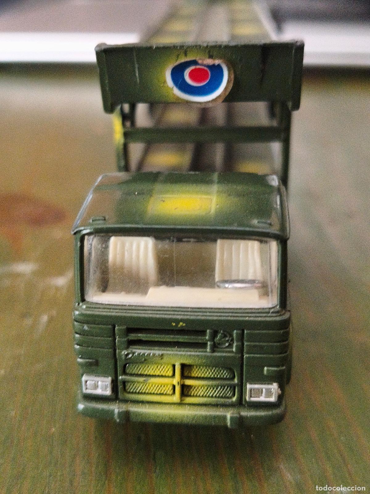 Coches a escala: Pegaso 1080. Portaveh&iacute;culos militar Mira. Escala 1/64