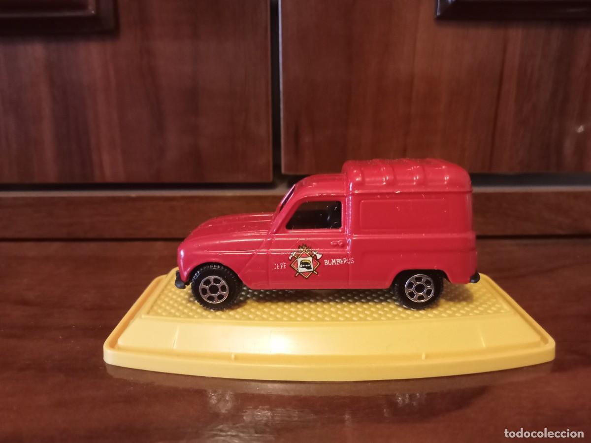 Coches a escala: Pilen Renault 4 bomberos - Foto 2