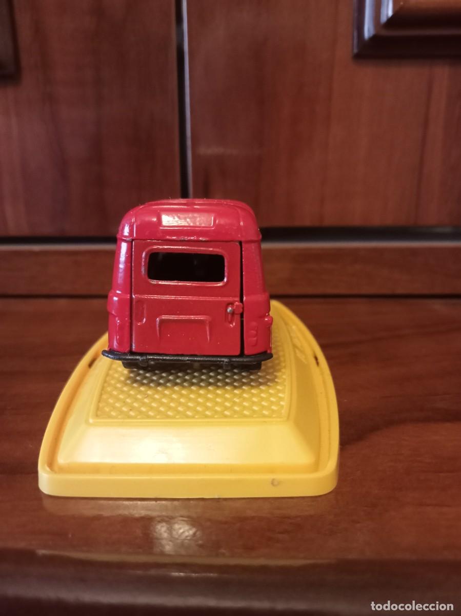 Coches a escala: Pilen Renault 4 bomberos - Foto 4