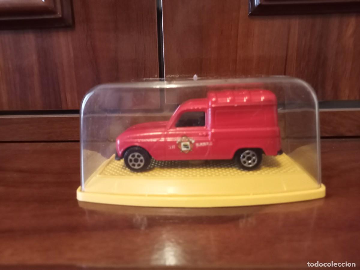 Coches a escala: Pilen Renault 4 bomberos - Foto 7