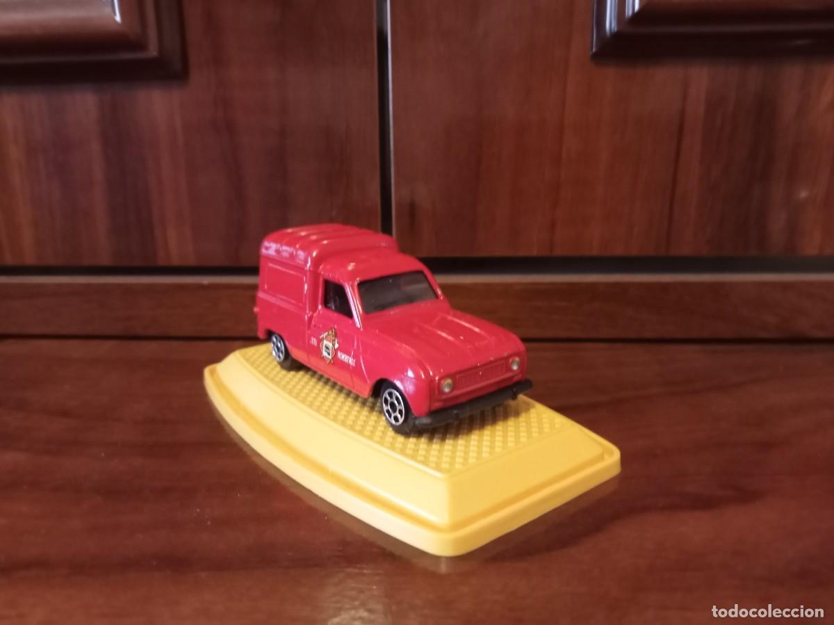 Coches a escala: Pilen Renault 4 bomberos