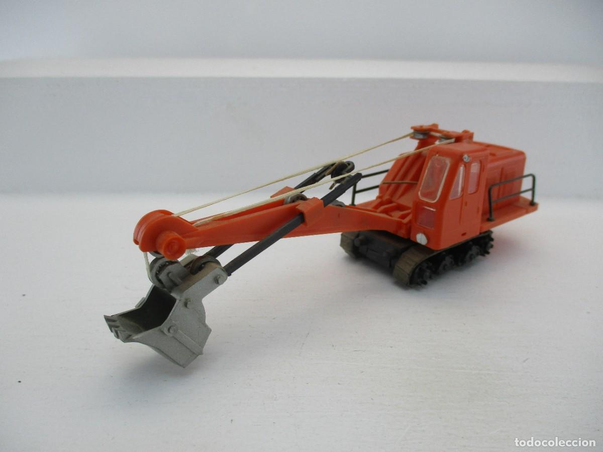 Coches a escala: ESCAVADORA ESCALA 1:87 REF HB