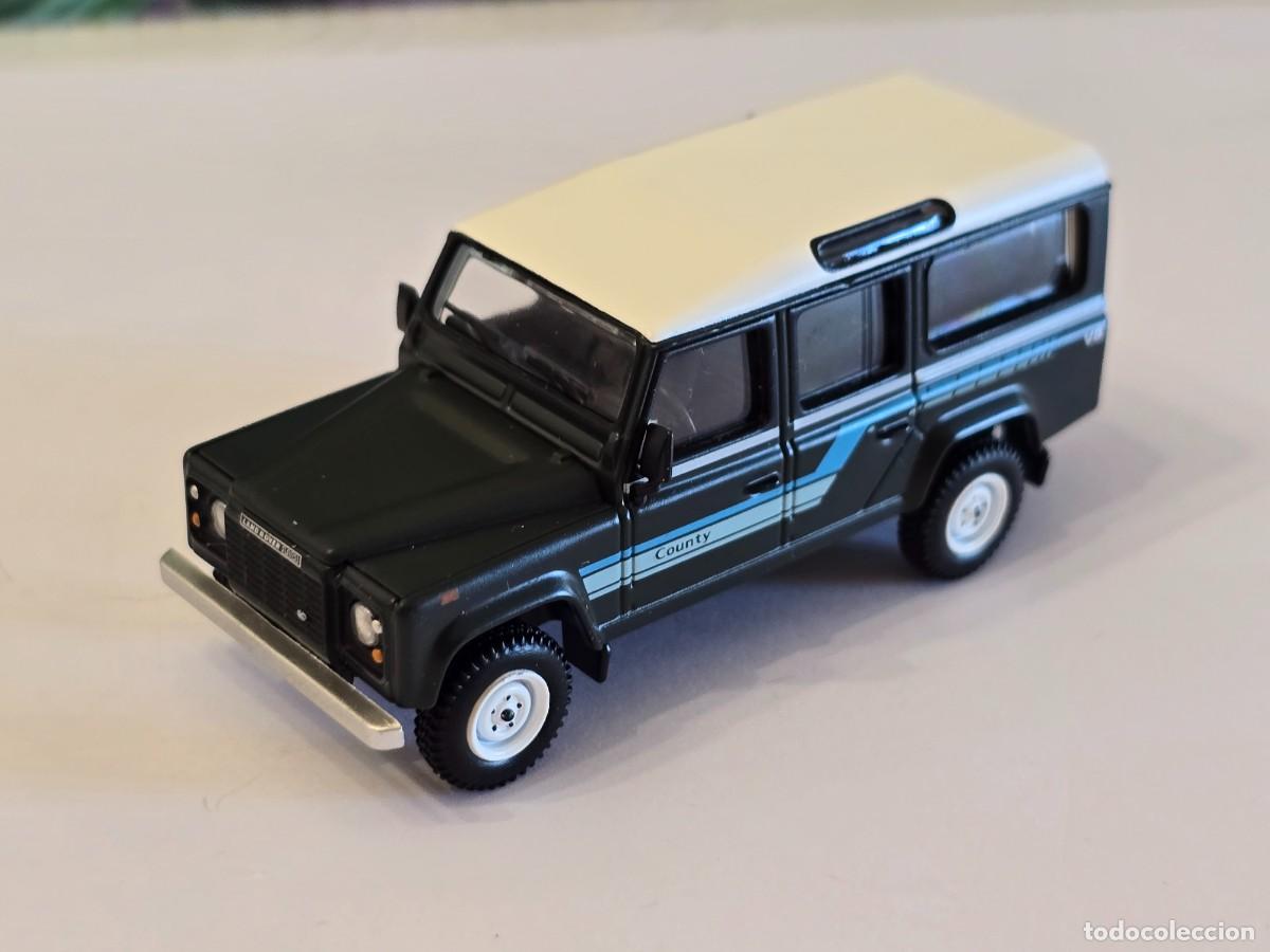 Coches a escala: Mini GT Land Rover Defender 110
