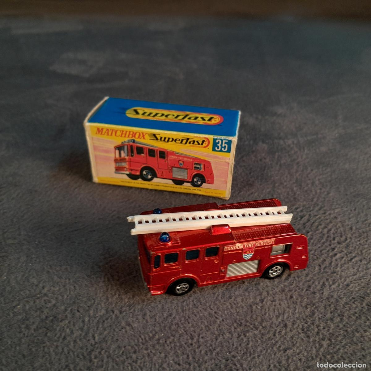 Coches a escala: CH-329. CAMI&Oacute;N DE BOMBEROS MATCHBOX SUPERFAST 35 MERRYWEATHER FIRE ENGINE. SIGLO XX.