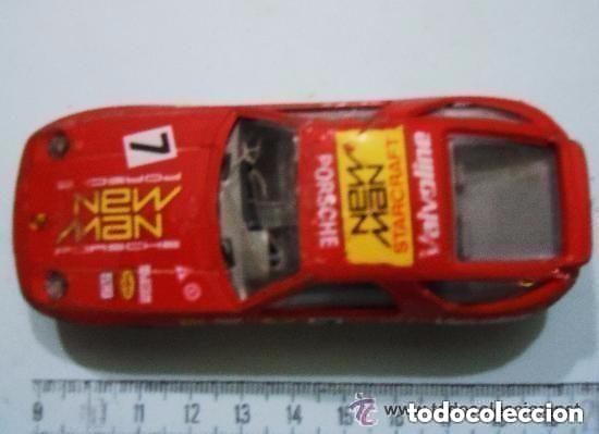 Coches a escala: COCHE ROJO CON PEGATINAS