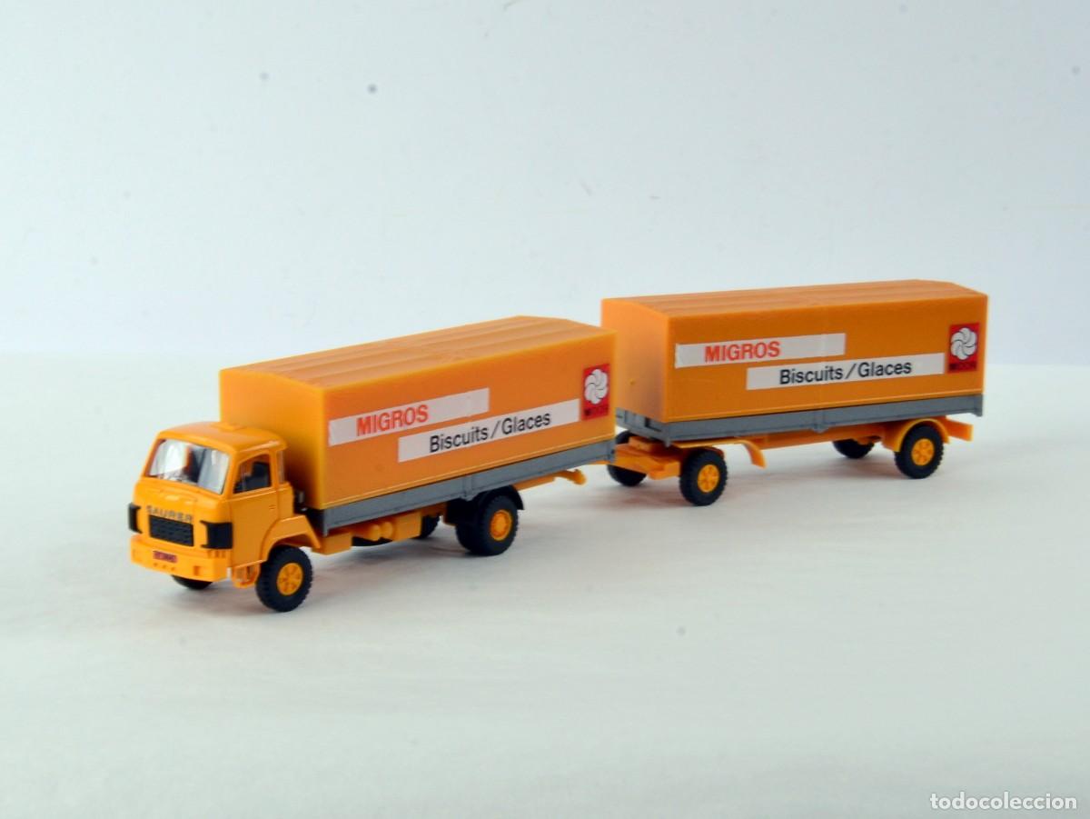 Coches a escala: Roskopf Escala 1:87 H0 Cami&oacute;n Saurer D290/330 con Remolque Migros Impecable con Caja