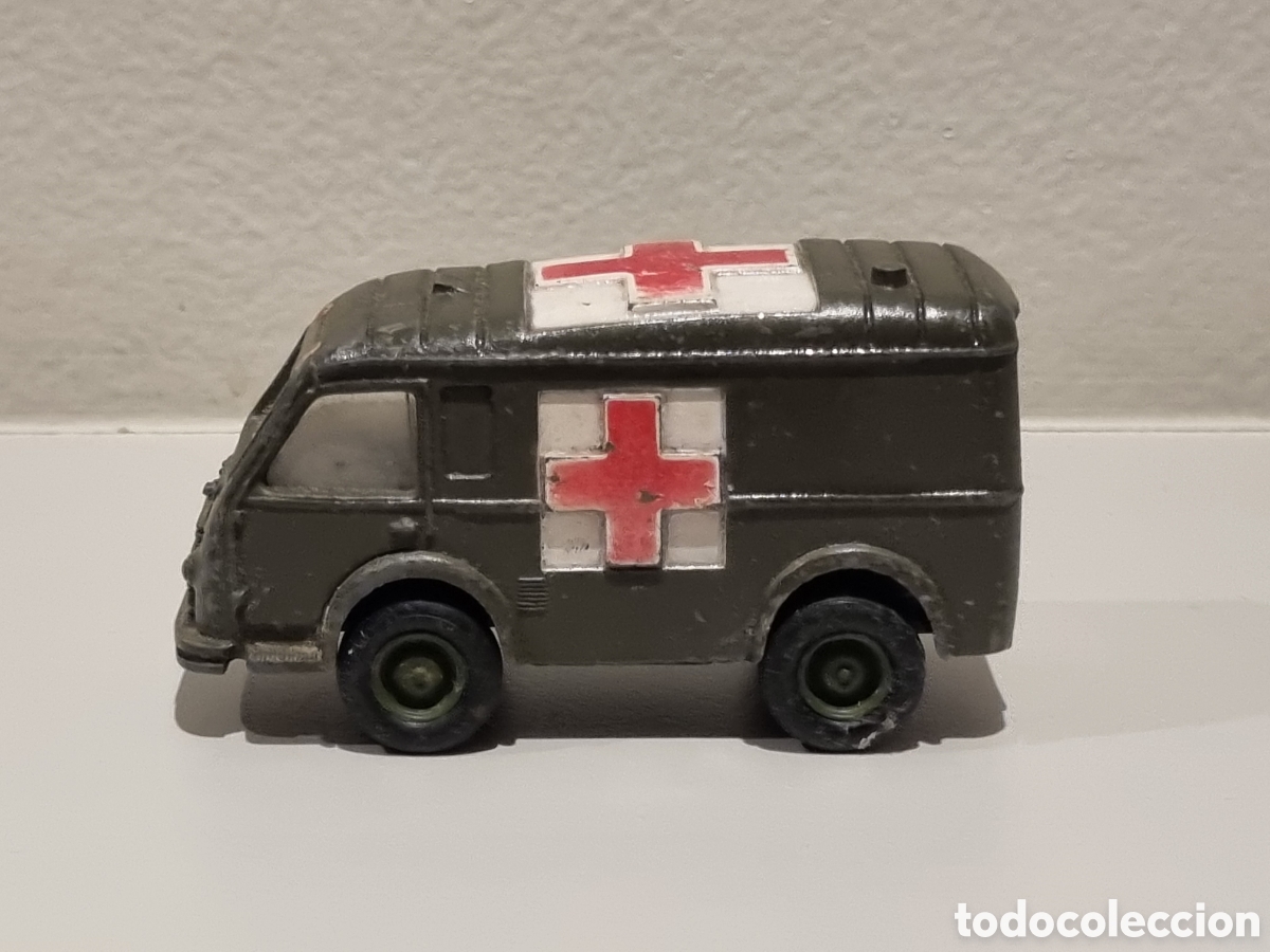 Coches a escala: Ambulancia militar. Renault Carrier. Dinky Toys. Meccano. Made in France