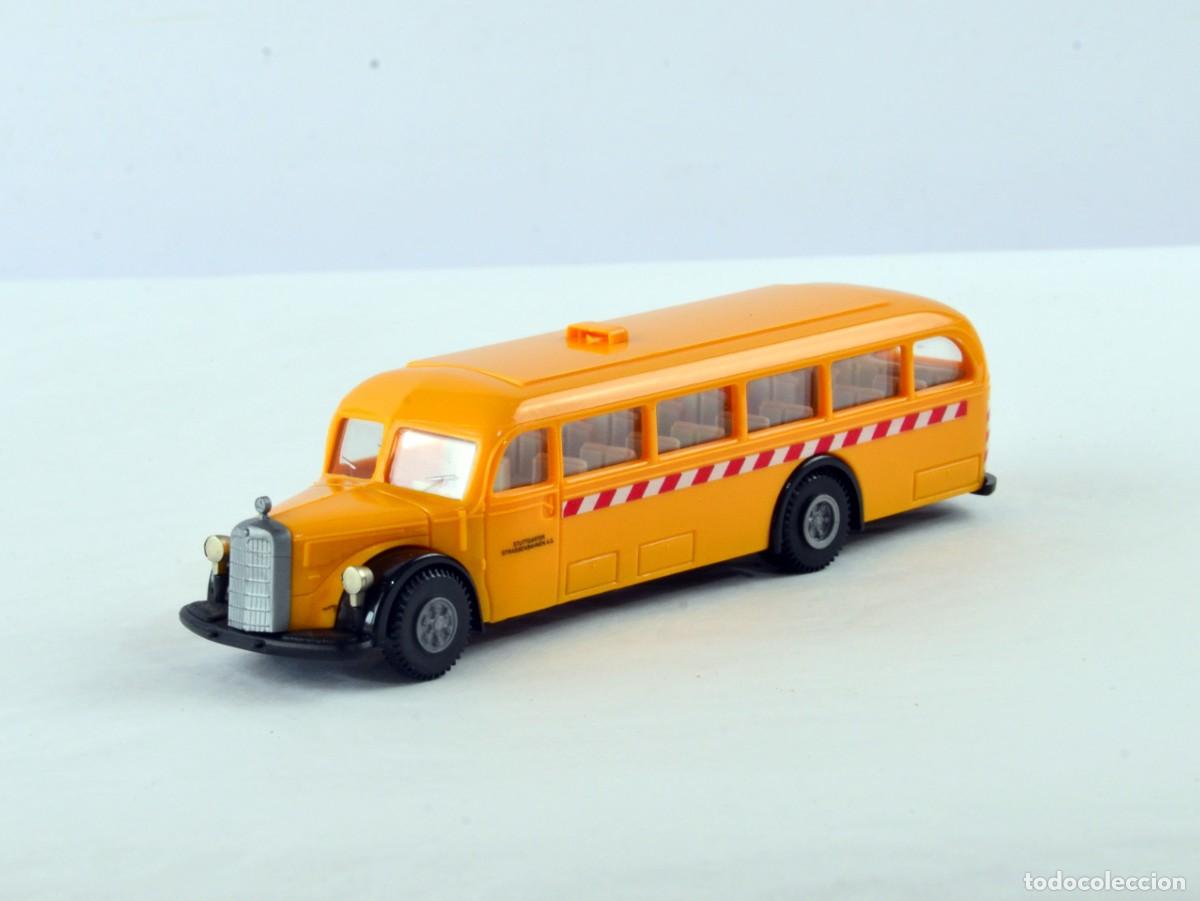Coches a escala: Brekina Escala 1:87 H0 Autocar Mercedes Benz O5000 Stuttgarter Strassenbahn