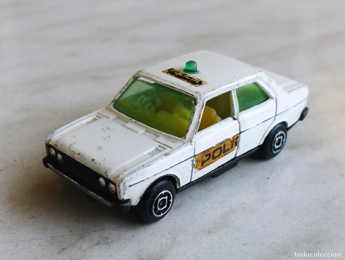 Coches a escala: SEAT 131 POLICIA DE GUISVAL CAMPEON 1,64