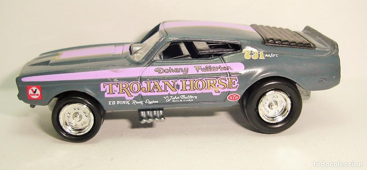 Coches a escala: DRAGSTERS USA FORD MUSTANG TROJAN HORSE JOHNNY LIGHTNING ESCALA 1:64 TIPO HOT WHEELS MARCHBOX