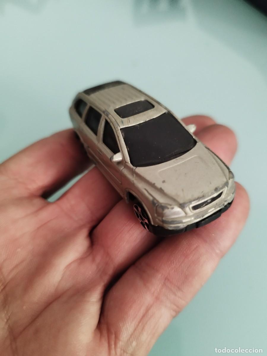 Coches a escala: Coche de juguete, Volvo XC90 Maisto escala 1:64 Made in China.