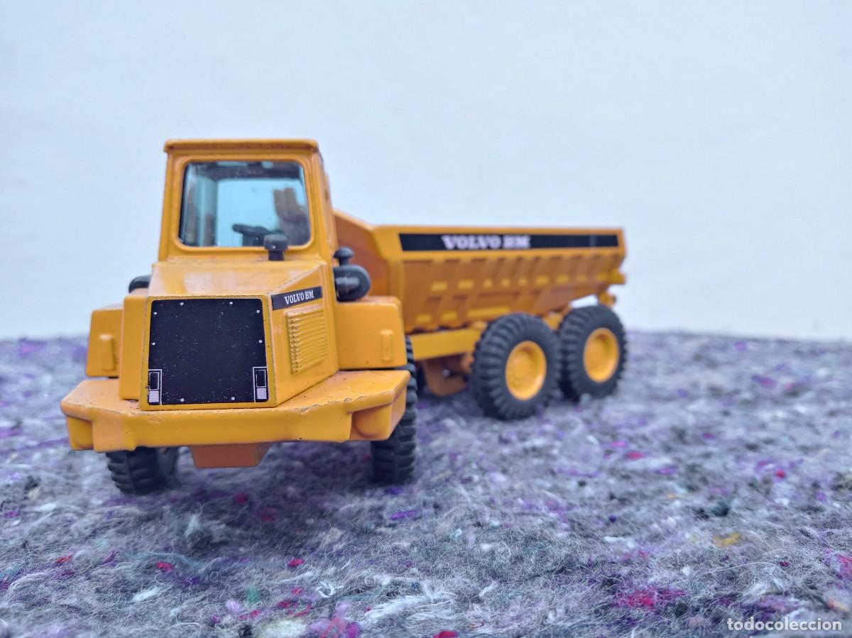 Coches a escala: Cami&oacute;n D&uacute;mper Articulado Volvo BM A25 Joal 1:50