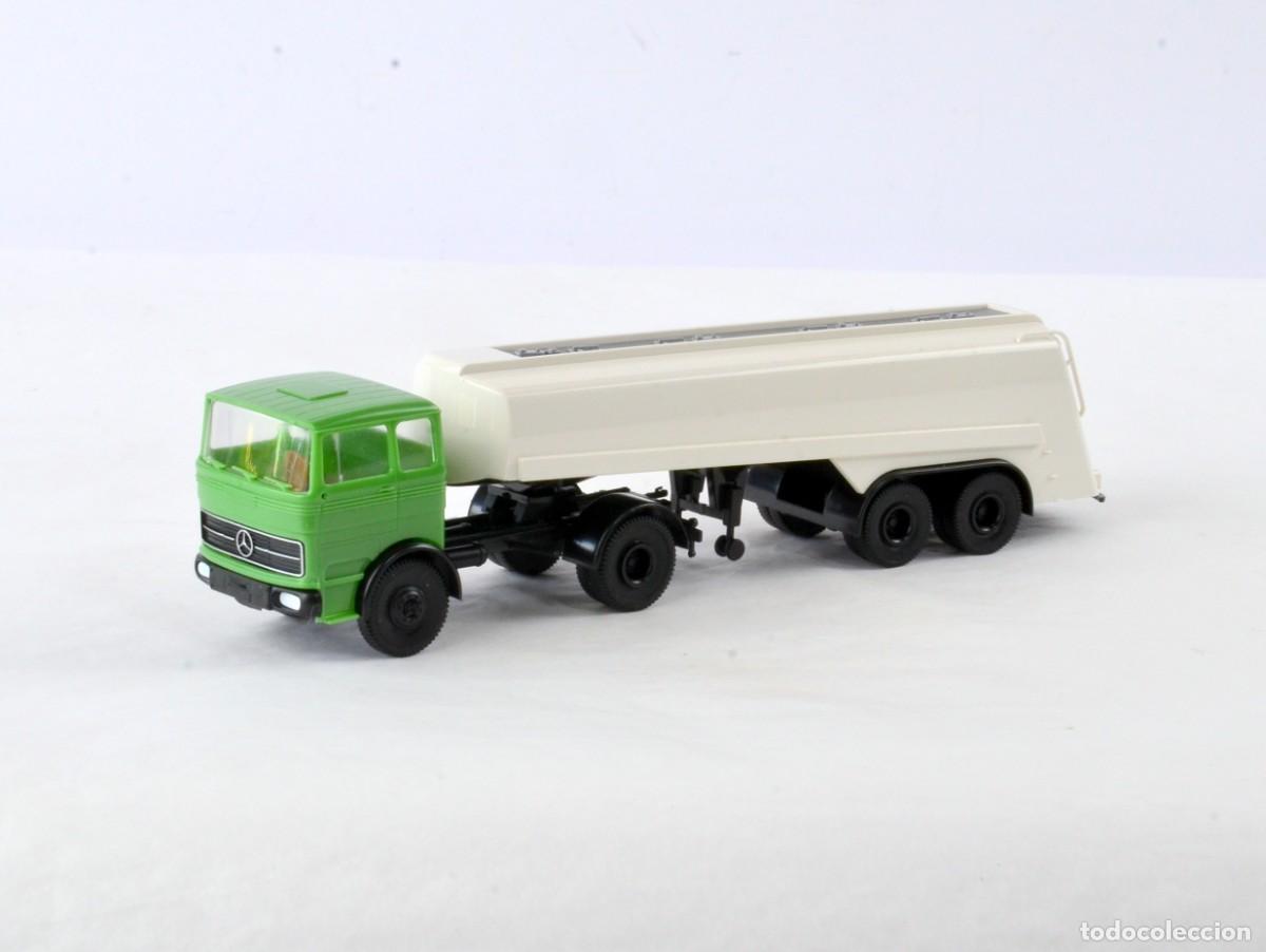 Coches a escala: Brekina Escala 1:87 H0 Cami&oacute;n Cisterna Articulado Mercedes Benz LPS1620 Verde Impecable con Caja