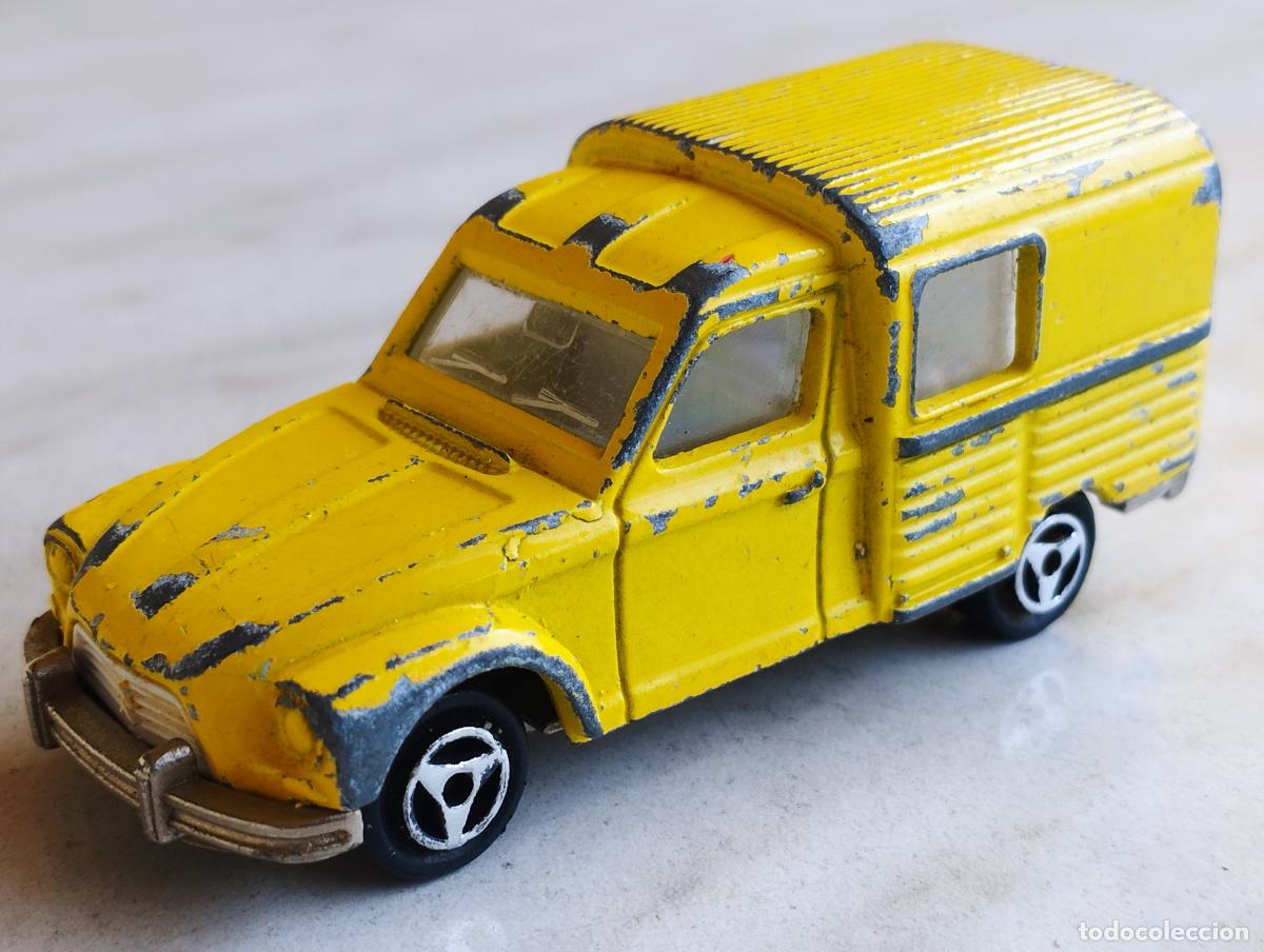 Coches a escala: FURGONETA CITROEN DIANE 400 AKS ACADIANE 2 CV DE MAJORETTE 1,64