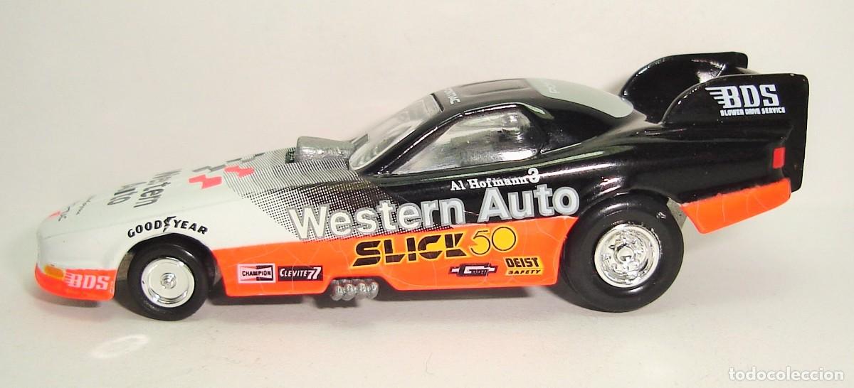 Coches a escala: DRAGSTERS PONTIAC WESTERN AUTO NARANJA JOHNNY LIGHTNING ESCALA 1:64 TIPO HOT WHEELS MATCHBOX