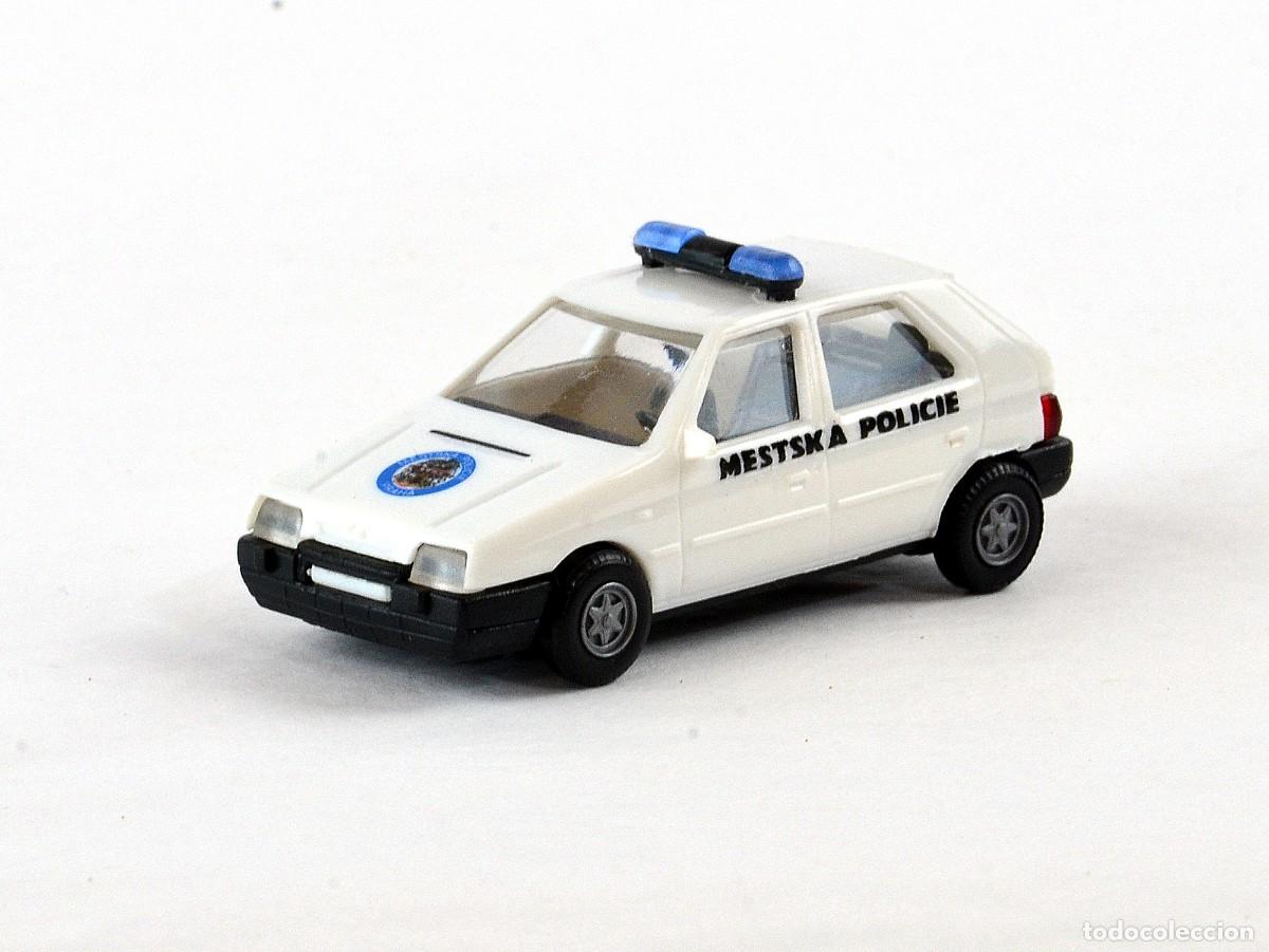 Coches a escala: Igra Escala 1:87 H0 Skoda Favorit Mestska Policie Impecable con Caja
