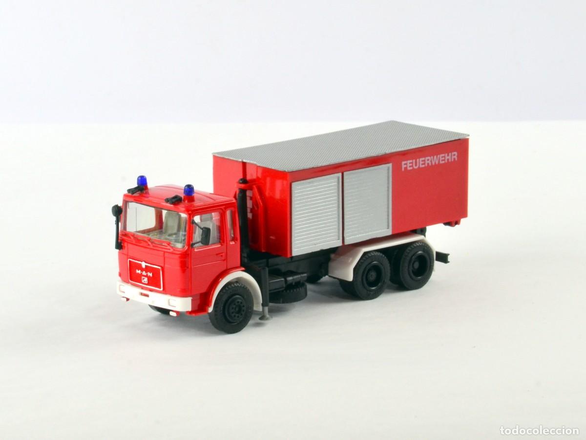 Coches a escala: Herpa Escala 1:87 H0 Cami&oacute;n Bomberos MAN F8 Portacontenedor