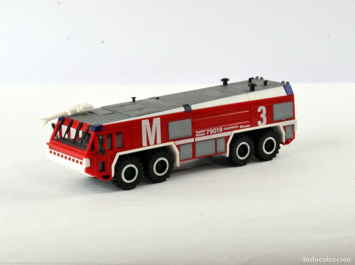 Coches a escala: R+H Modelle Escala H0 1:87 Bomberos de Aeropuerto M&uuml;nchen Rosenbauer Simba 8x8 GTLF