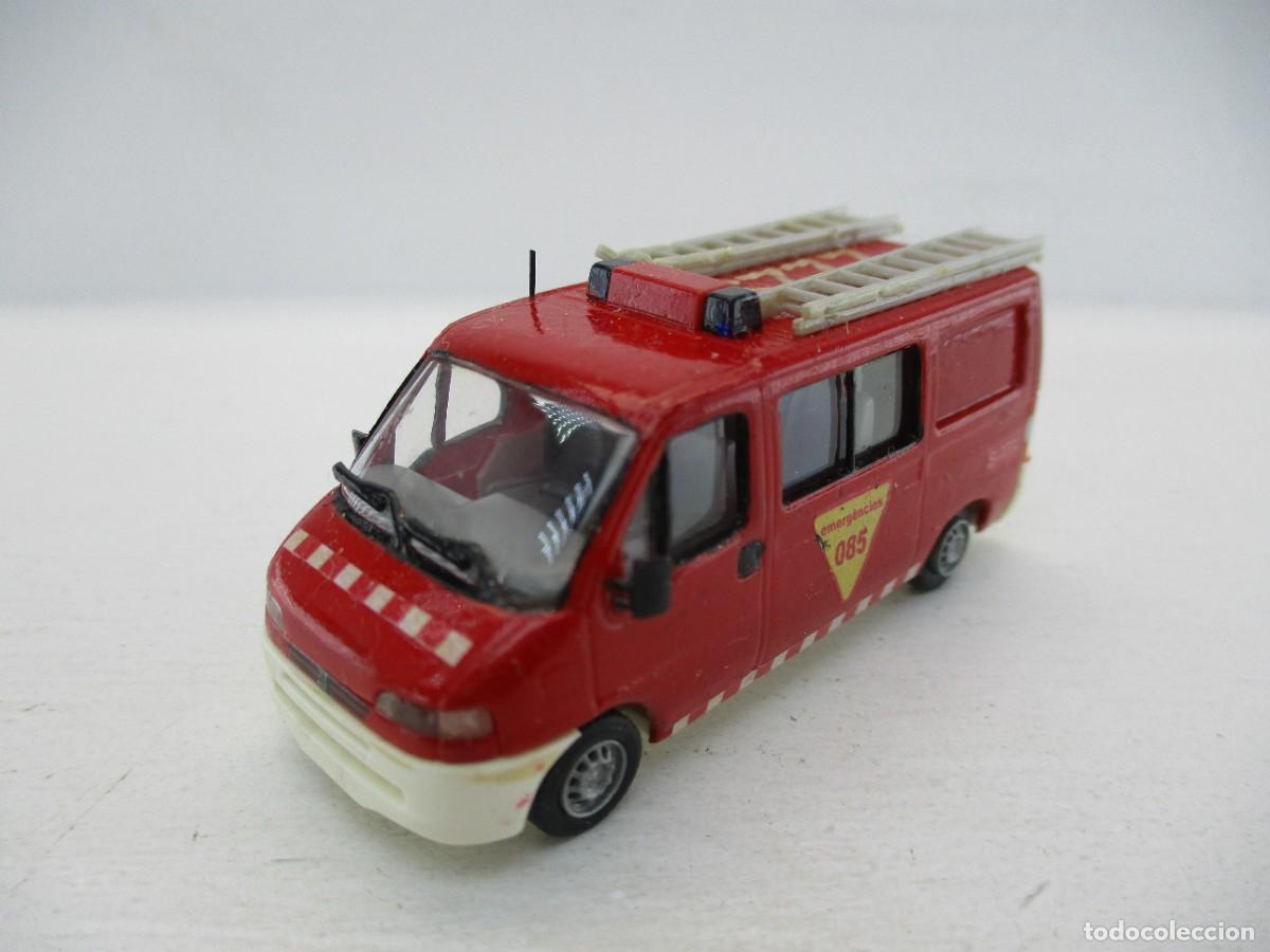 Coches a escala: COCHE ESCALA 1:87 REF LIBR