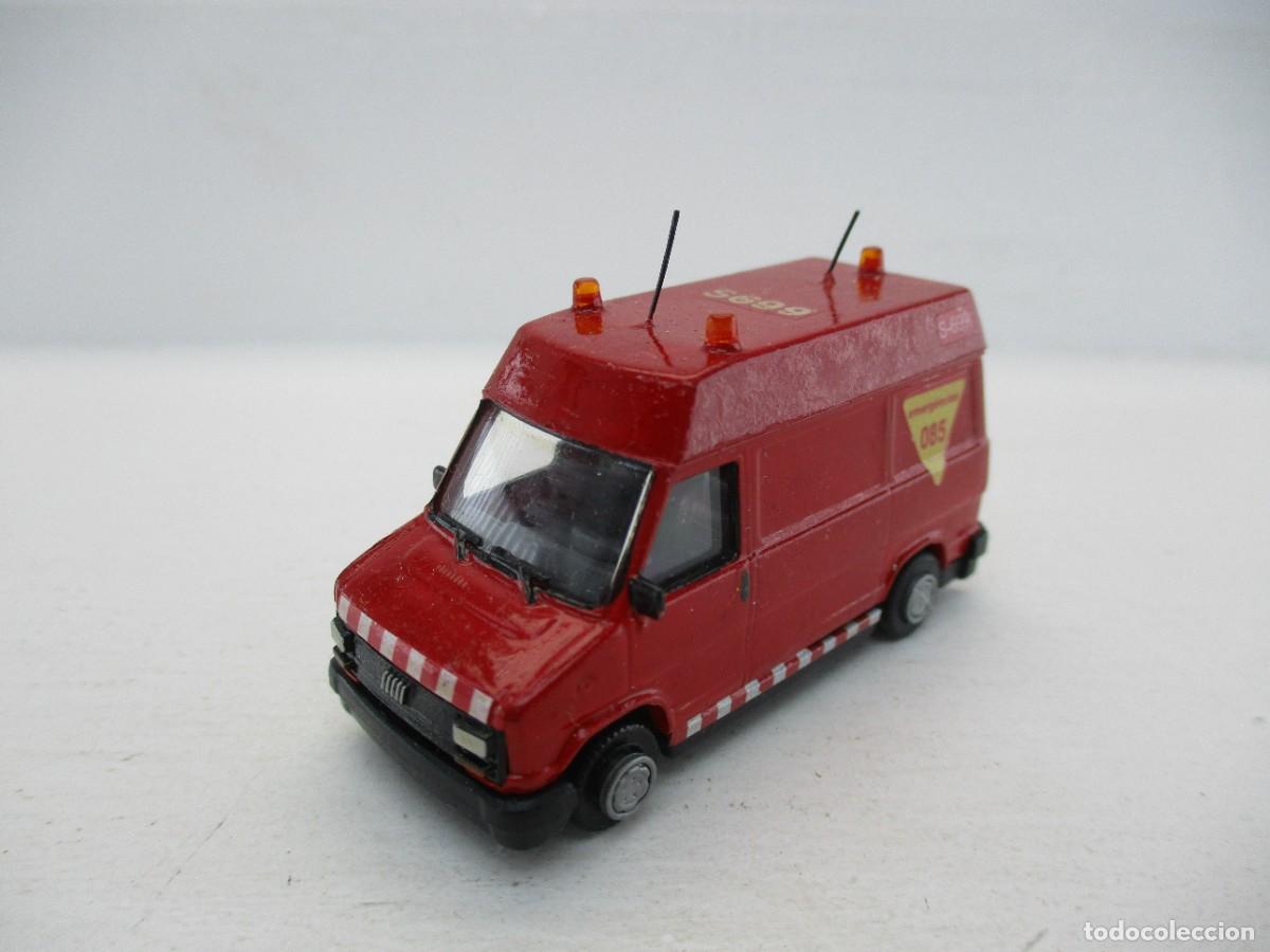 Coches a escala: COCHE ESCALA 1:87 REF LIBR