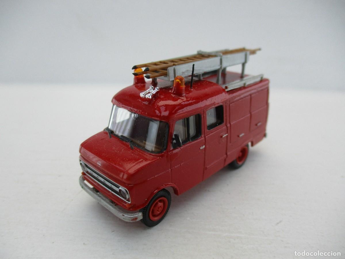 Coches a escala: COCHE ESCALA 1:87 REF LIBR