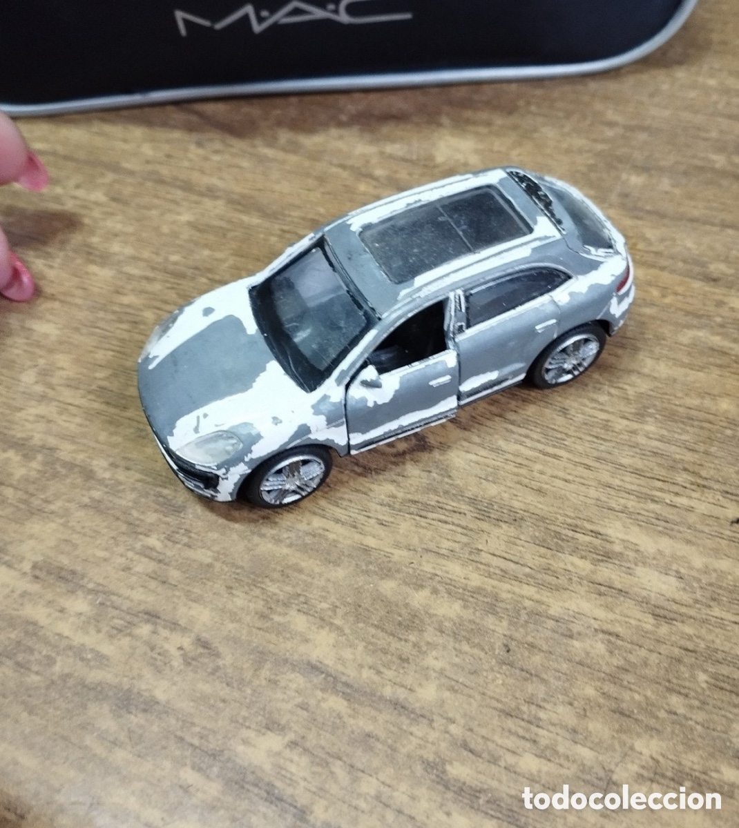 Coches a escala: Coche a escala Porsche Macan / SUV - Para restaurar o piezas (9,5 cm)