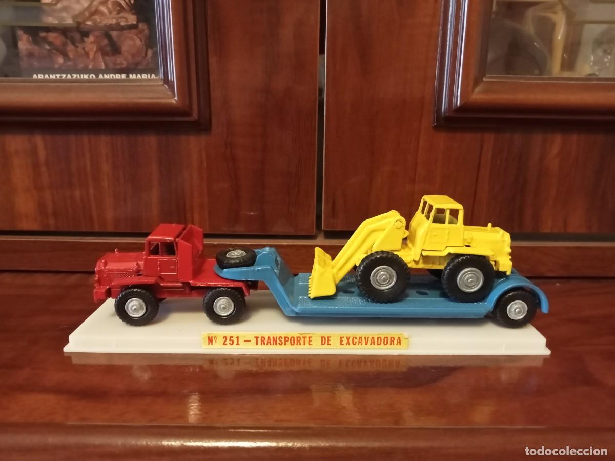 Coches a escala: Guisval Transporte de excavadora