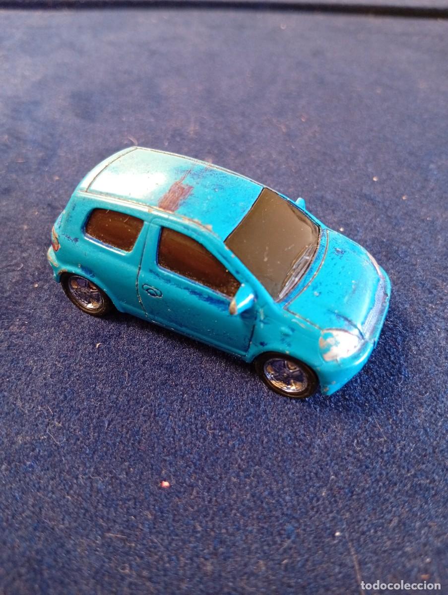 Coches a escala: COCHE MAJORETTE TOYOTA YARIS ESCALA 1:57-COCHE COLECCI&Oacute;N METALICO-