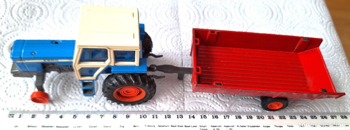 Coches a escala: COCHE ESCALA 1/50 - ANTIGUO TRACTOR EBRO CON REMOLQUE - A&Ntilde;OS 80 - MARCA JOAL - BUEN ESTADO