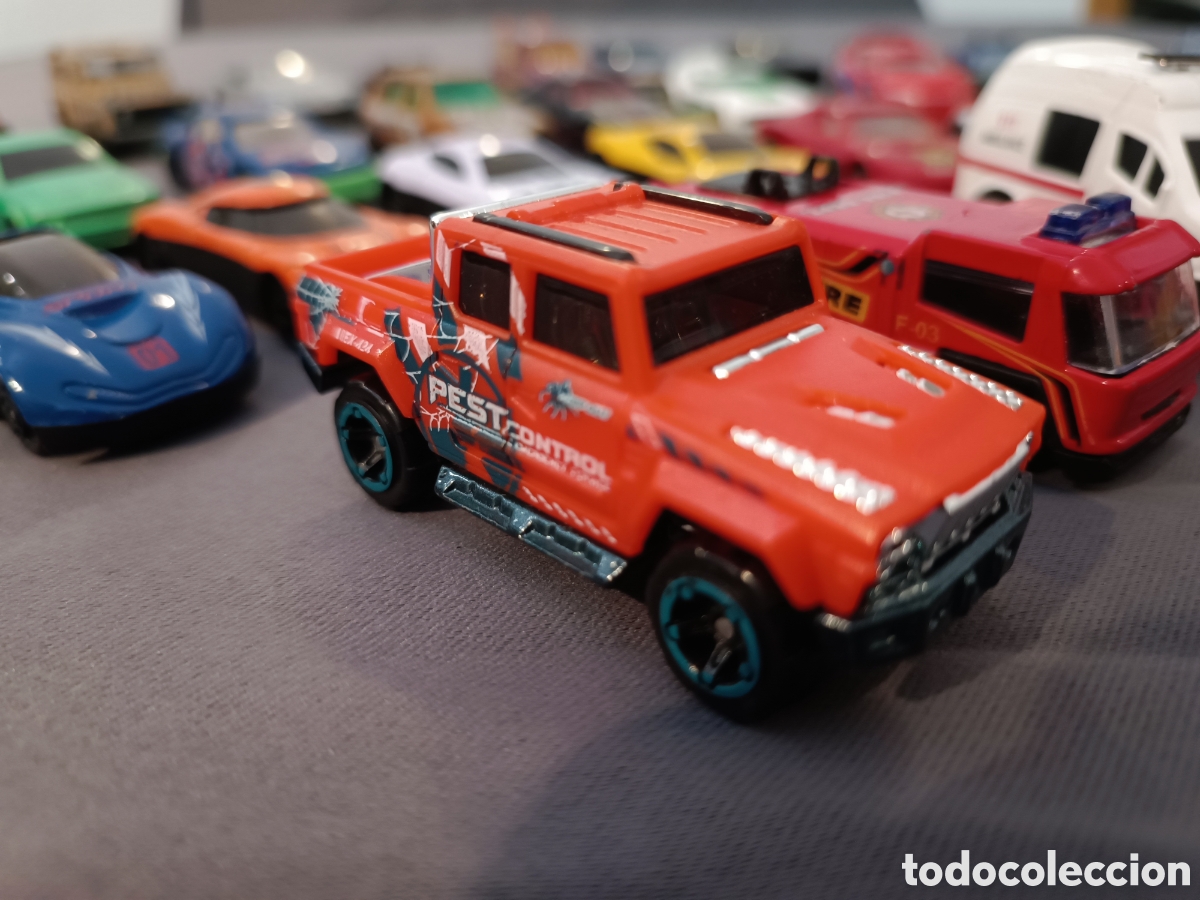 Coches a escala: LOTE VARIADO DE 40 COCHES A ESCALA 1:64 - Foto 2