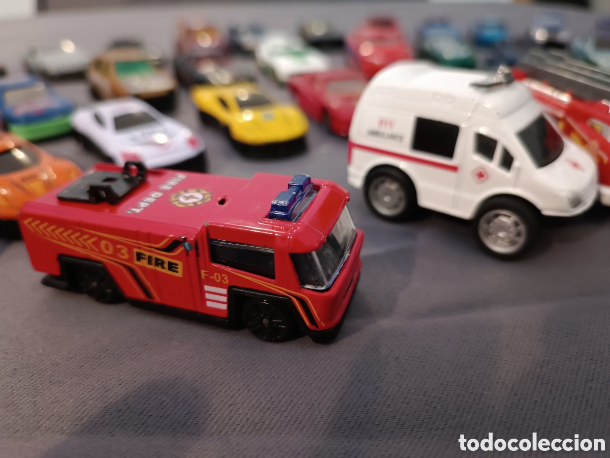 Coches a escala: LOTE VARIADO DE 40 COCHES A ESCALA 1:64 - Foto 3