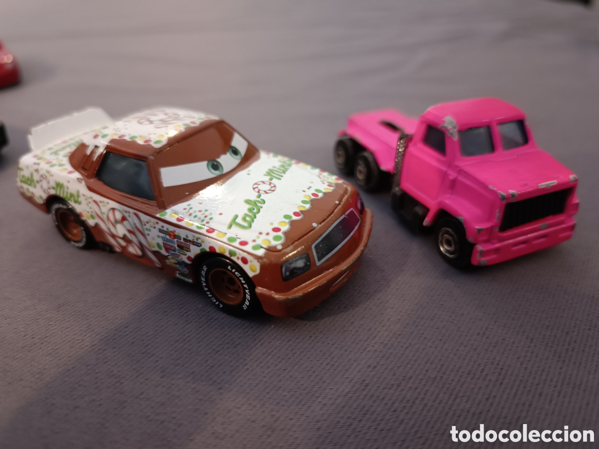 Coches a escala: LOTE VARIADO DE 40 COCHES A ESCALA 1:64 - Foto 19
