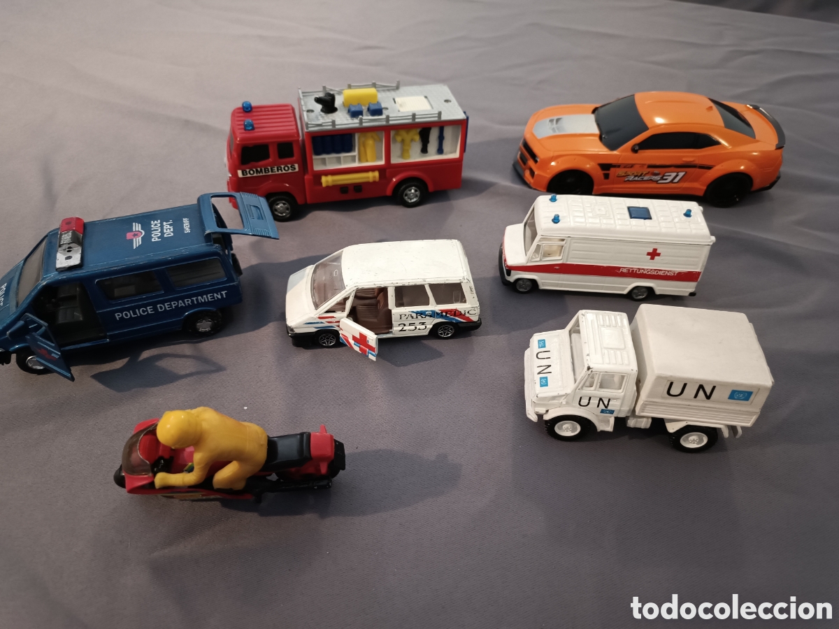 Coches a escala: LOTE 7 VEH&Iacute;CULOS DE EMERGENCIA ESCALA 1:32/1:64