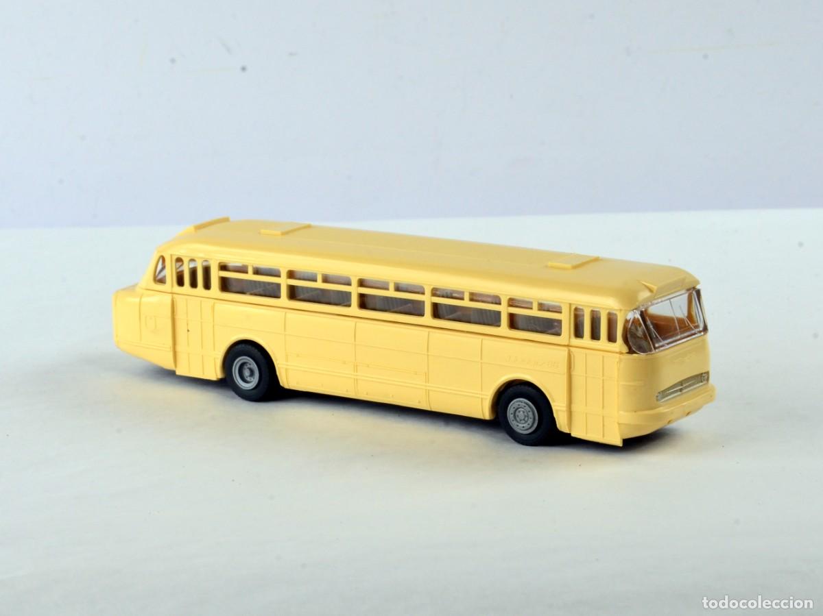 Coches a escala: S.E.S Modelltec Escala 1:87 Autob&uacute;s Ikarus 66 RDA DDR con Caja