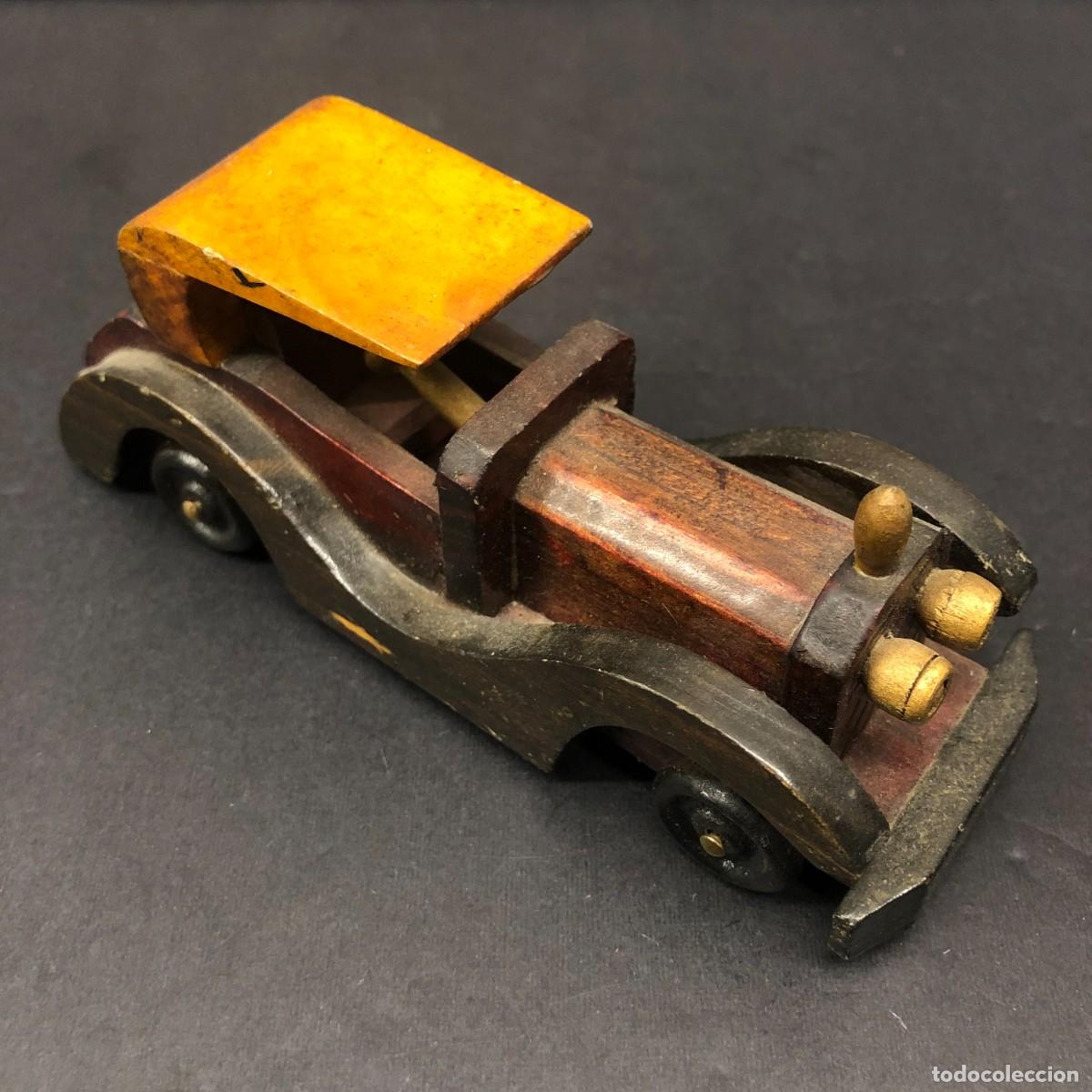 Coches a escala: COCHE DE JUGUETE - COCHE DECORATIVO ARTESANAL DE MADERA - DE COLECCI&Oacute;N - 13 X 4,3 CM / 52