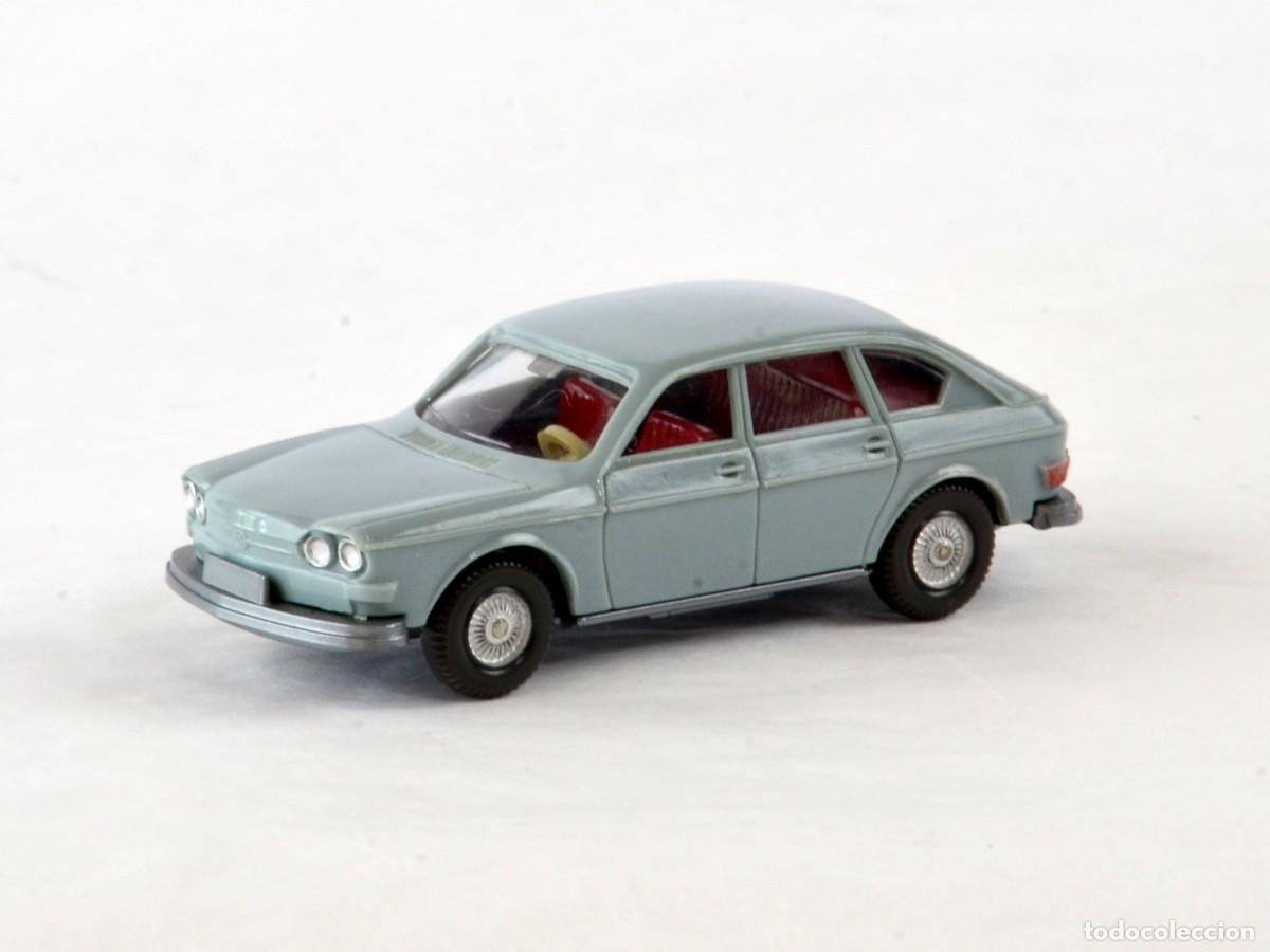Coches a escala: Wiking Escala 1:87 H0 Antiguo Volkswagen 412 / 411 Hellblaugrau 1969 - 79