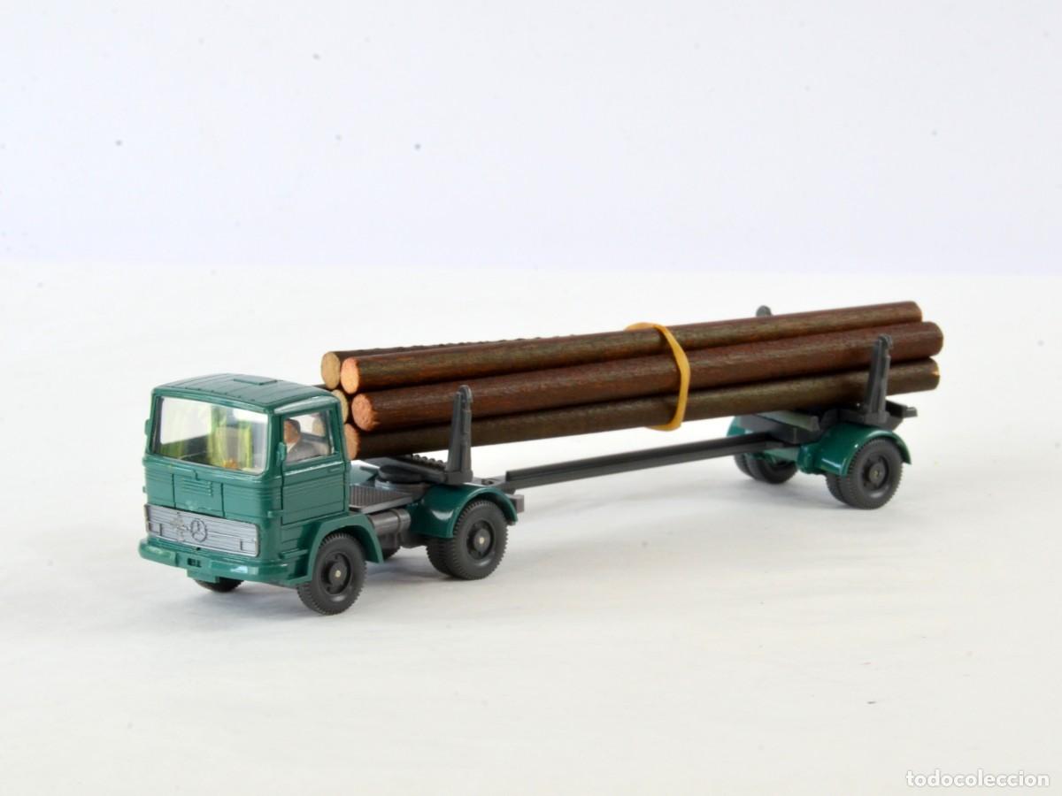 Coches a escala: Wiking Escala 1:87 H0 Antiguo Cami&oacute;n Articulado Mercedes Benz LP1317 Madera Larga, 1975 - 1981