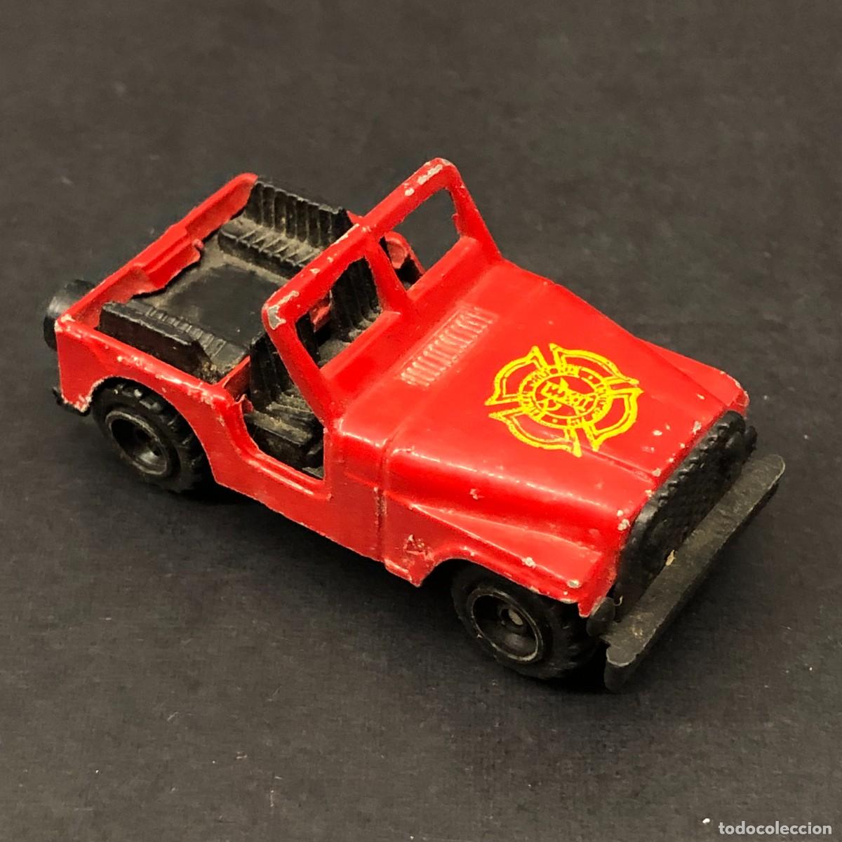 Coches a escala: COCHE DE JUGUETE - JEEP DE BOMBEROS - FIRE DEPT. - MAJORETTE - ESCALA 1:54 - 7 X 3 CM / 248
