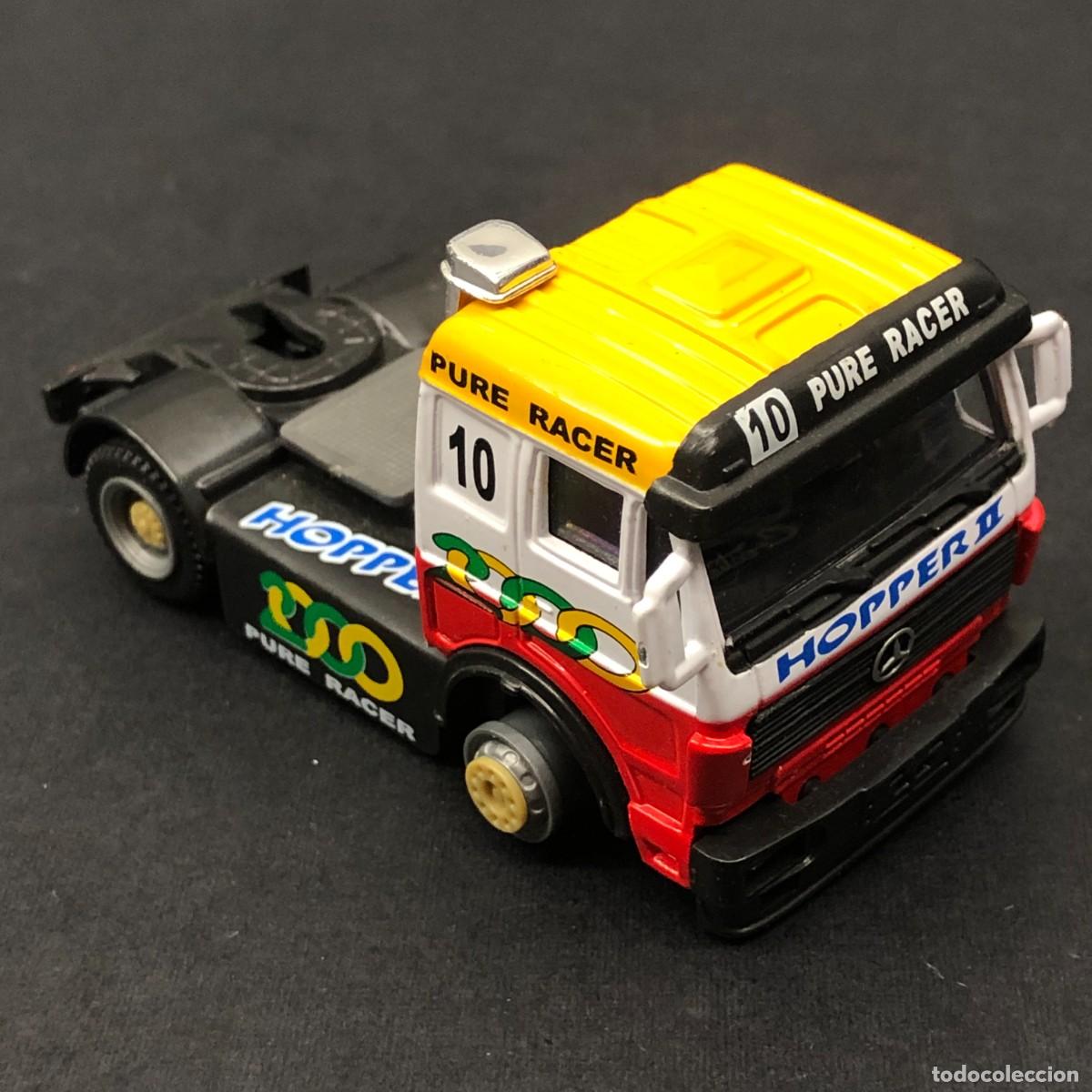 Coches a escala: COCHE DE JUGUETE - MERCEDES BENZ - ACTROS DE CARRERAS - HONGWELL - 9,5 X 4 CM / 332