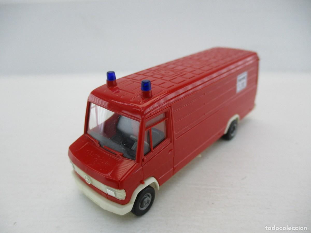 Coches a escala: COCHE ESCALA 1:87 REF FJ